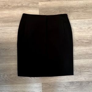 BANANA REPUBLIC BLACK PENCIL SKIRT - SIZE 8P